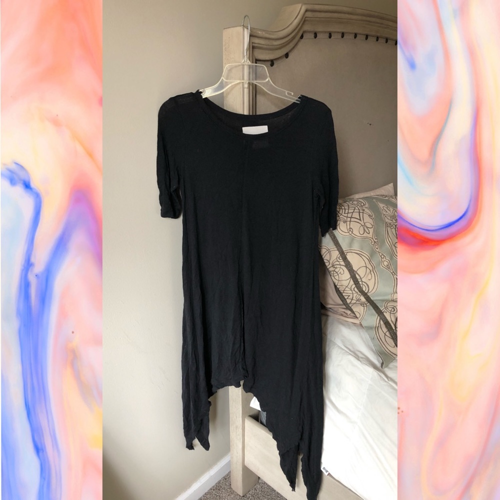 BLACK HIGH/LOW QUARTER LENGTH SLEEVE FLOWY DRESS
